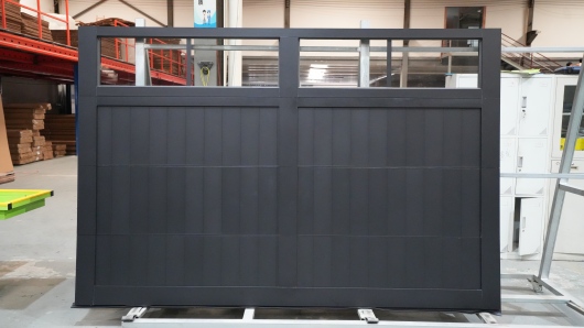 Aluminum garage door