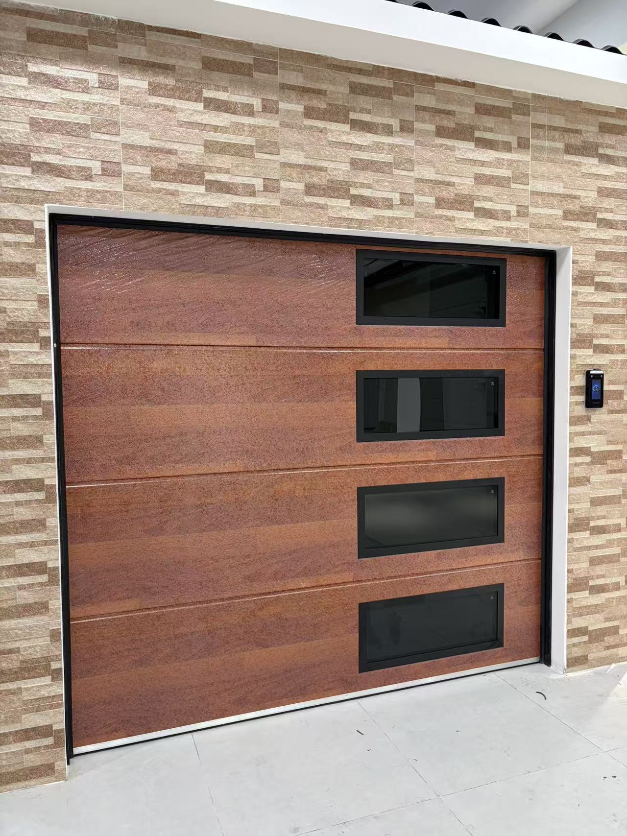 スチールガレージドア