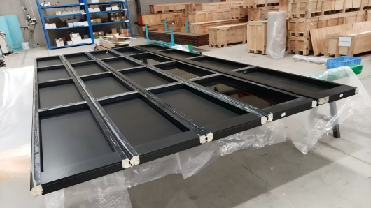 Aluminum garage door