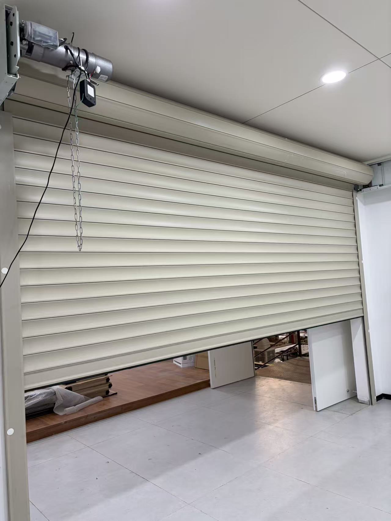 鉄のシャッター