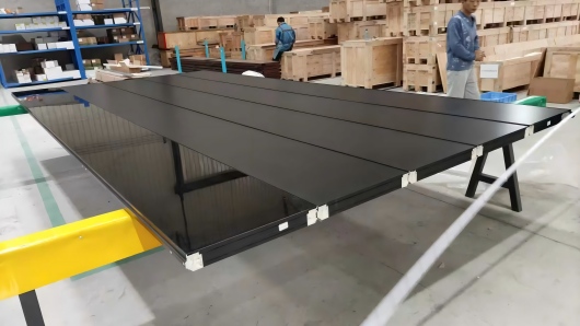 Aluminum garage door