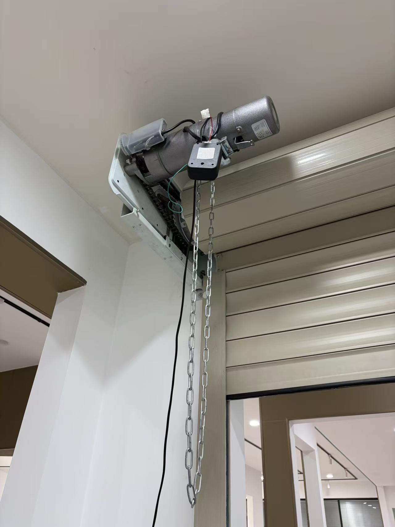 鉄のシャッター