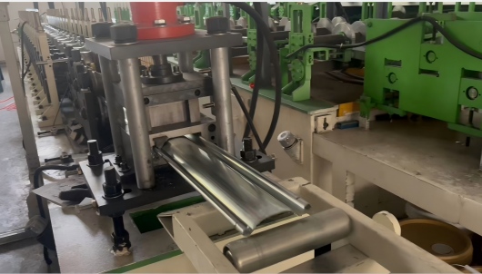 Steel fireproof rolling shutter door